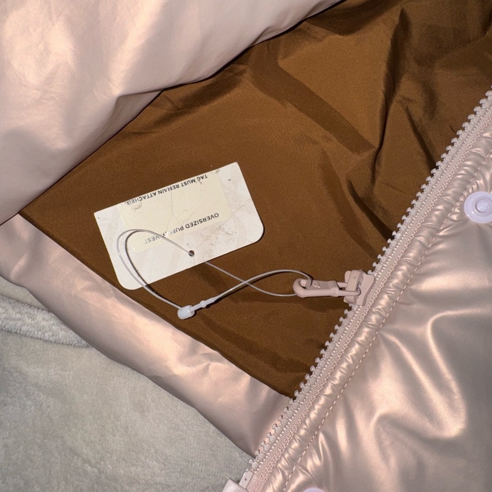 NWT Fabletics Metallic rose gold Puffer Vest - Picture 5 of 6